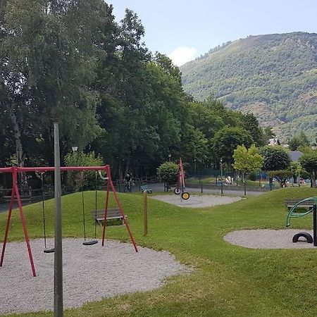 Grand T2 Calme Et Cosy Au « Pyrenees Palace » Bagneres-de-Luchon Bagian luar foto